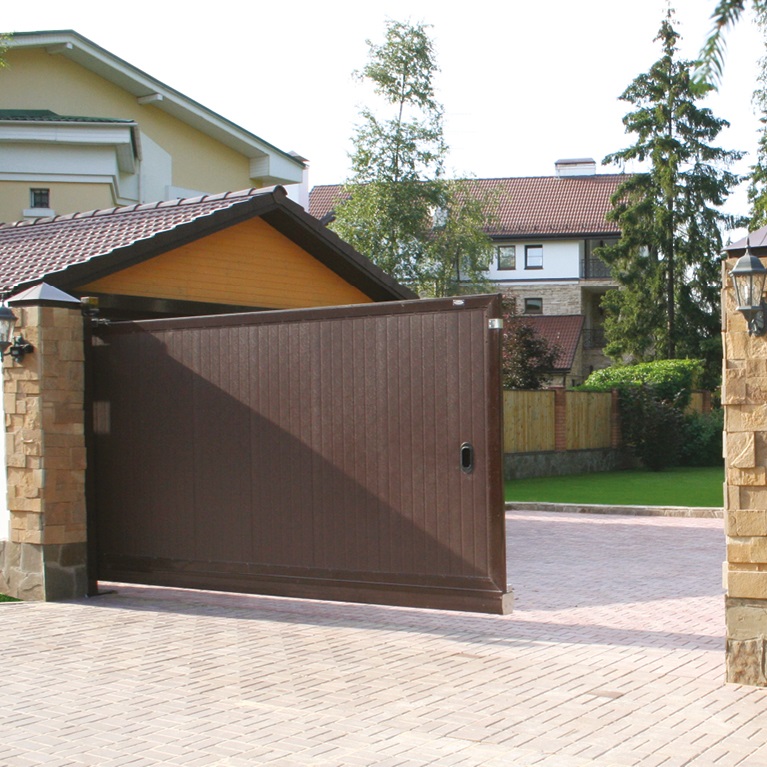 Откатные уличные ворота DoorHan 3500 x 2100 мм в алюминиевой раме с заполнением сэндвич-панелями SLG-S